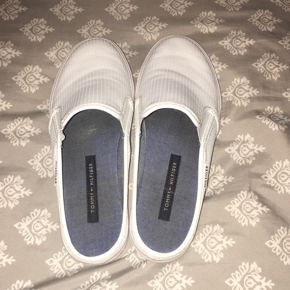 slip on tommy hilfiger’s - Picture 3 of 4